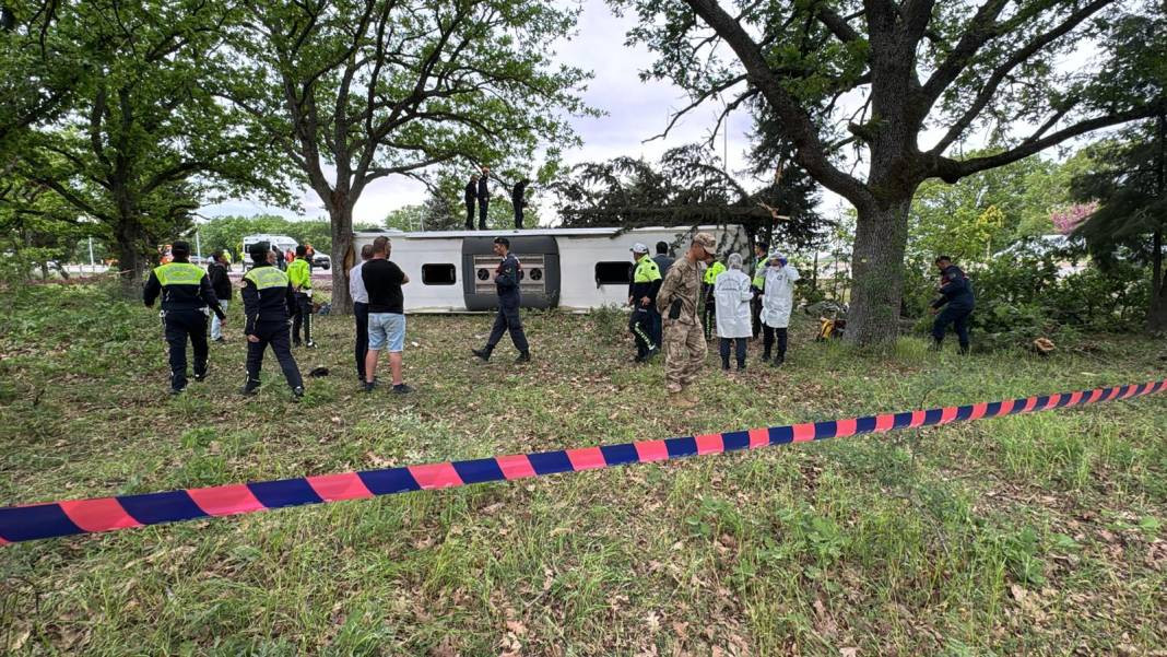 Kırklareli'nde yolcu otobüsü devrildi: 11 yaralı - Resim: 5